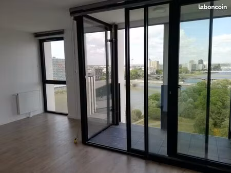 t2 à louer ile de beaulieu avec terrasse