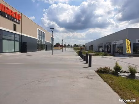 commerce 476 m²