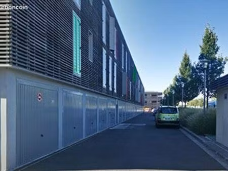 garage/box 12 m² eysines