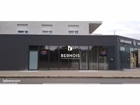 local commercial 105 m²