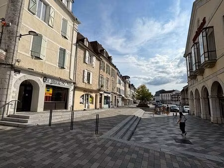 locaux commerciaux emplacement historique centre ville d’orthez