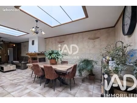 maison de ville 6 pièces 146 m²