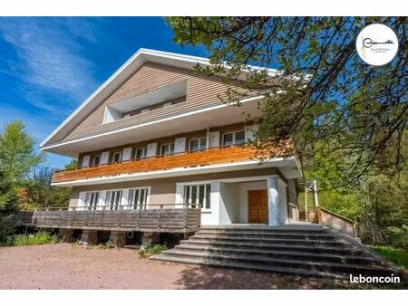 maison 13 pièces 437 m²