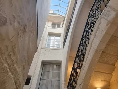 maison de luxe à vendre dans le quartier capucins-saint michel-nansouty-saint genès