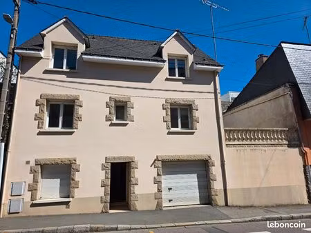 maison de ville avec terrasse et garage