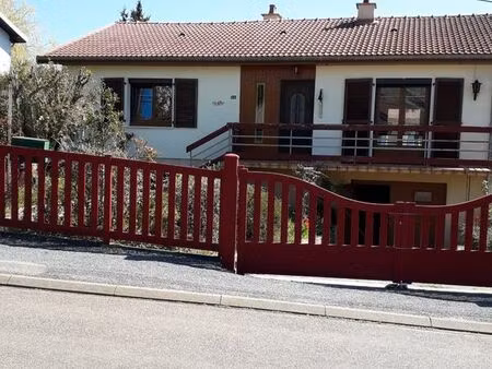 vends jolie maison arborée et close