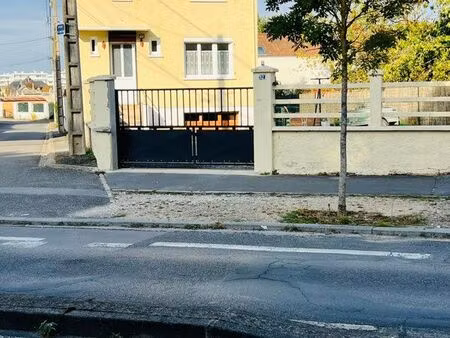 maison de ville proches de toutes commodités