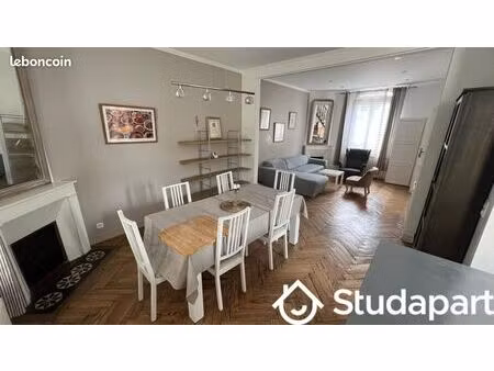 chambre 1 pièce 12 m²