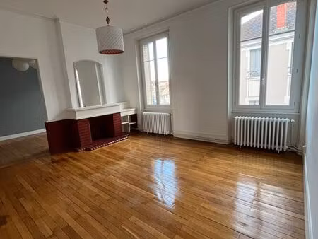 appartement t5 – 110 m² – centre-ville montluçon – parking