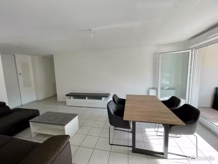 valserhône centre - t3 meublé 70 m² - balcon - parking - vue dégagée