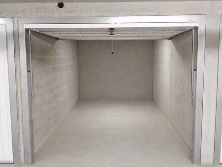 garage fermé à louer – ferney-voltaire (rue de versoix) – proche douanes