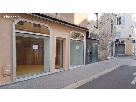 local commercial boutique à bourg