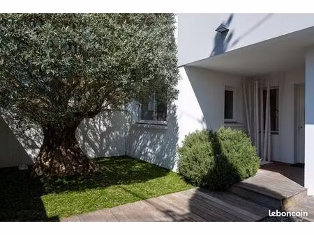 superbe maison d'architecte avec piscine et garage