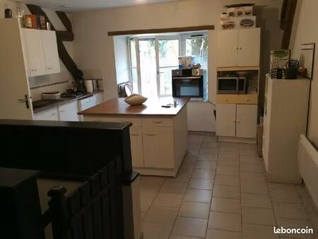 loue 1 maison de 160m2 avec 5 chambres sur commune de lucy le bois 89200. disponible ce jo