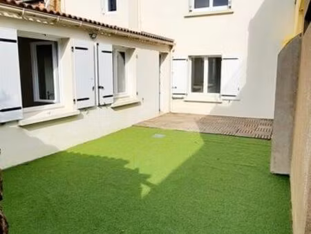 maison rdc meublée 3 chambres avec cour fermée