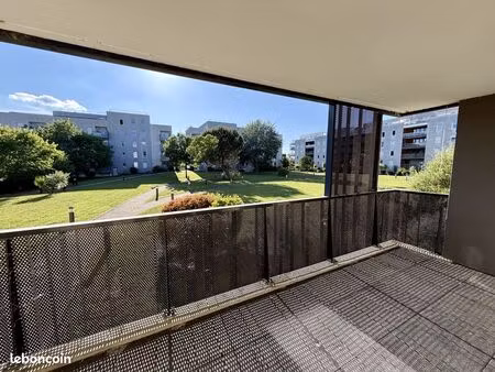 appartement t2 de 47m2 avec grande loggia et deux places de parking