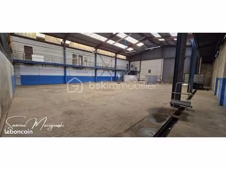immeuble 12 pièces 1 300 m²