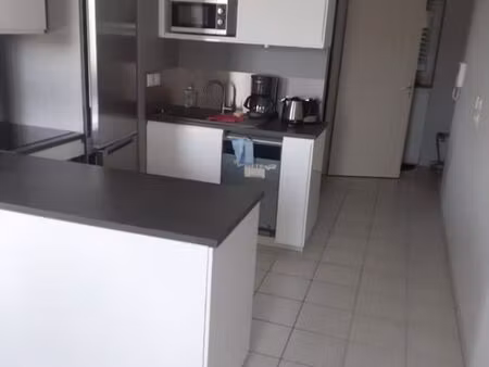 très beau t2 meublé■séjour avec canapé  téléviseur  table à manger■1 chambre ■cuisine équi
