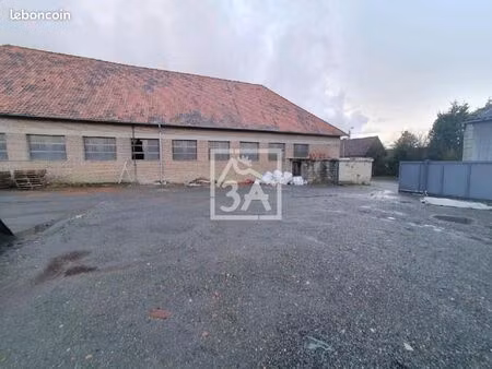 hangar 4 pièces 604 m²