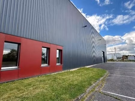local commercial 3 000 m²