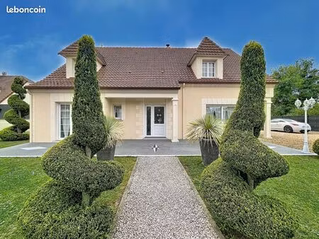 propriété 6 pièces 193 m²