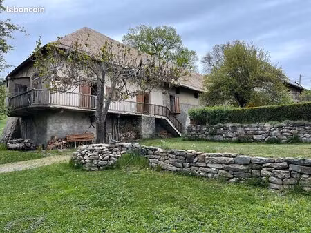 vend vieille ferme à risolet