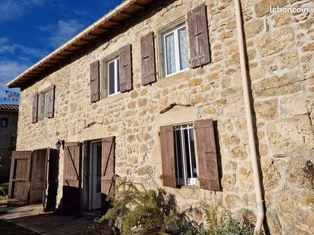 ferme ardéchoise en pierre