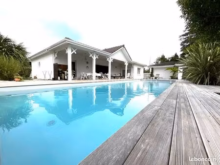 villa 6 pièces 147 m²