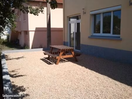 f4 non meublé ou éventuellement meublé avec 2 terrasses parkings laverie fibre secteur ora