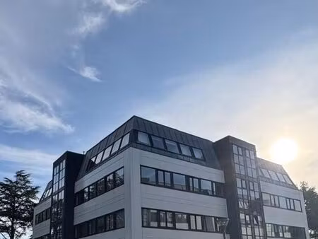 bureaux 128 m²