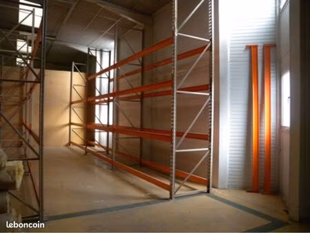 atelier/ local de stockage/ entrepôt 100m2 + bureaux possibles