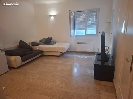 bonjour  j'ai une place disponible à saint geneviève de-bois 91700
