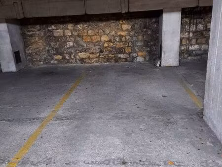 à louer emplacement parking 12 5 m2