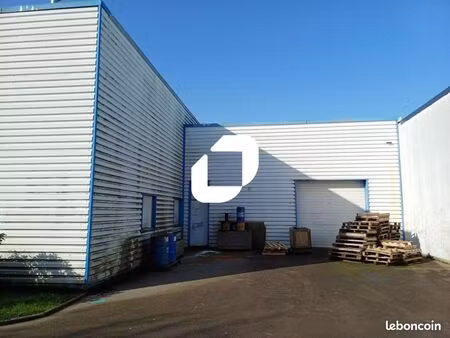 local d'activité 711 m²