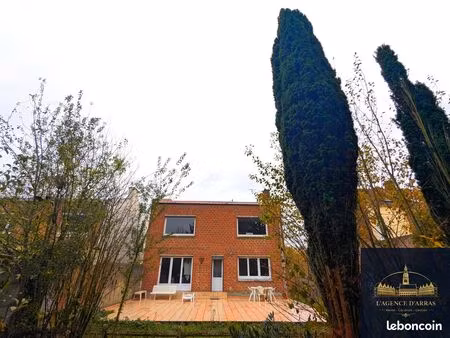 propriété 5 pièces 150 m²