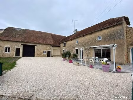maison corps de ferme entièrement rénové et meublé