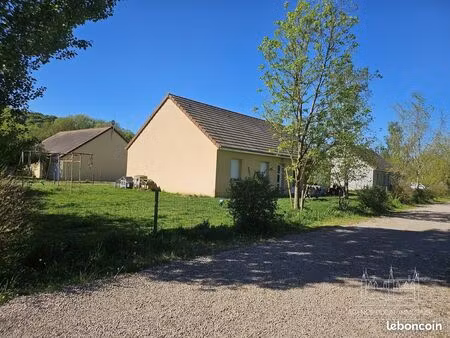 pavillon 5 pièces 368 m²