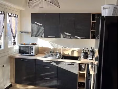 superbe t2 avec garage fermé – résidence calme et sécurisée