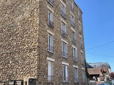 quartier théâtre  commissariat  marché  t3