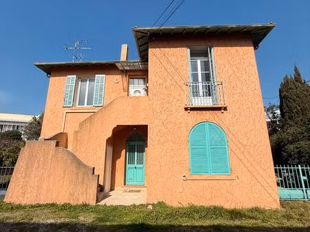 appartement rez-de-jardin 58 m² — fréjus  quartier base nature — calme  jardin privatif  c