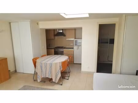 studio meublé 30m2 nanterre centre ville avec terrasse 7mn rer a à pieds