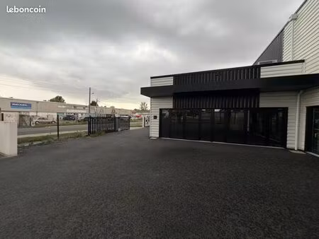 local commercial et garage box