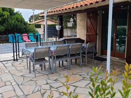 maison 90 m² avec piscine de 32 m² et jardin de 500 m²  sans vis à vis  3 chambres