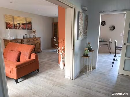 maison individuelle 133 m2 habitable  surface terrain 727 m2 arborée