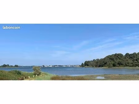 jolie maison au pied de l eau