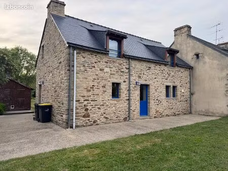 maison à louer dans village de caractère à arzal