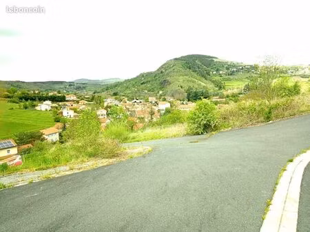 terrain le puy en velay 735m²