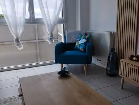 t2 terrasse entièrement meublé