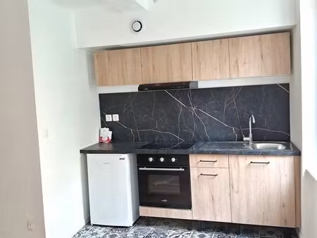 location studio non meublé 23 m2
