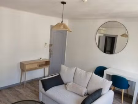 t2 bis rénové 43m2 proche école et centre ville